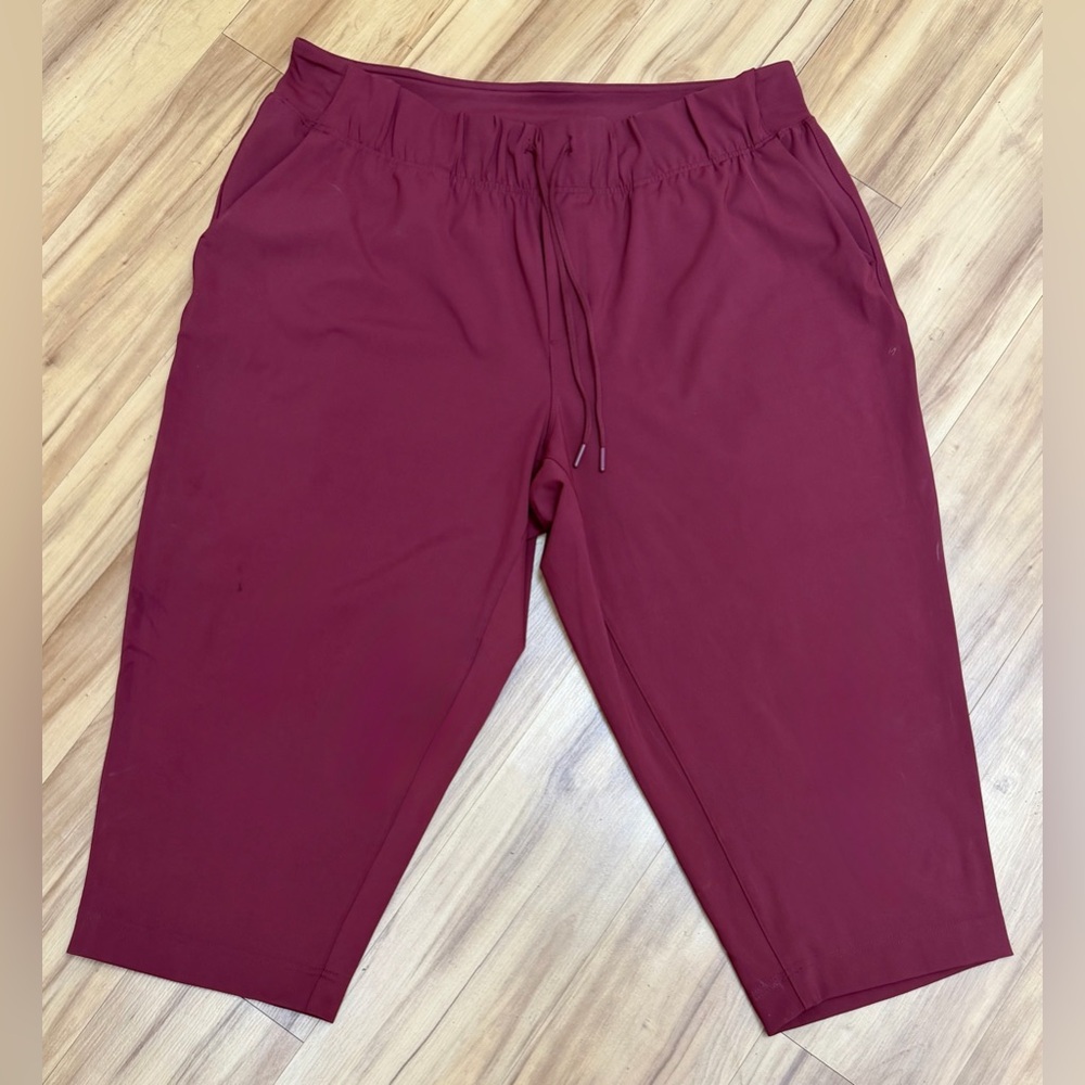 Livi Active Deep Red Capris